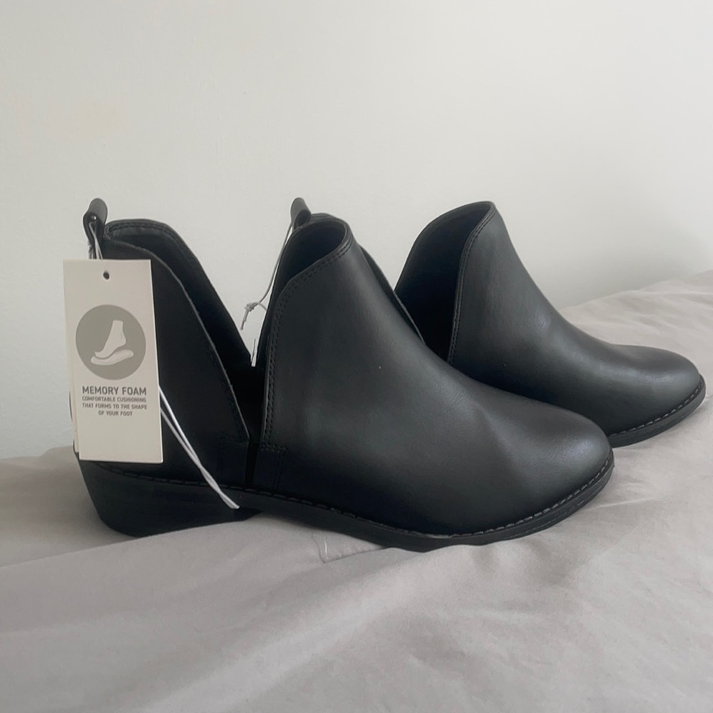 Universal Thread Booties